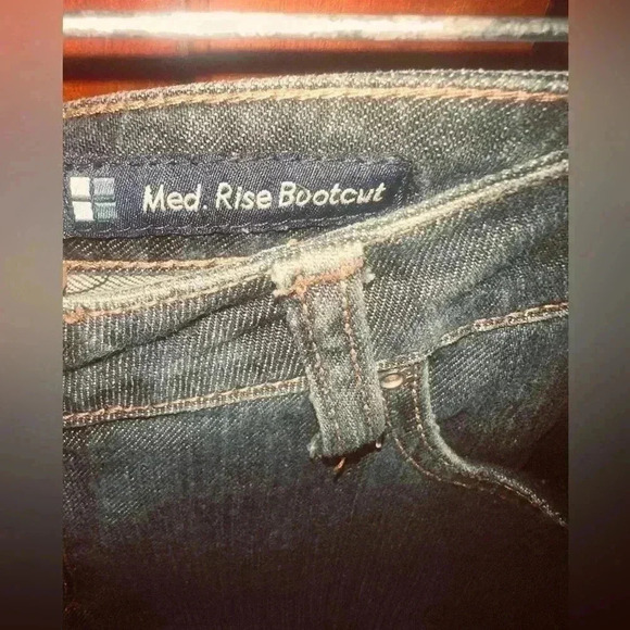 Salt Works  New York size 8 medium rise boot cut denim jeans. Medium wash. EUC - Picture 6 of 14